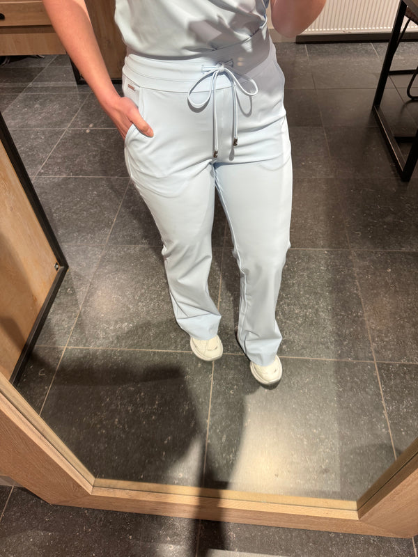 Mi piace straight 202136 licht blauw